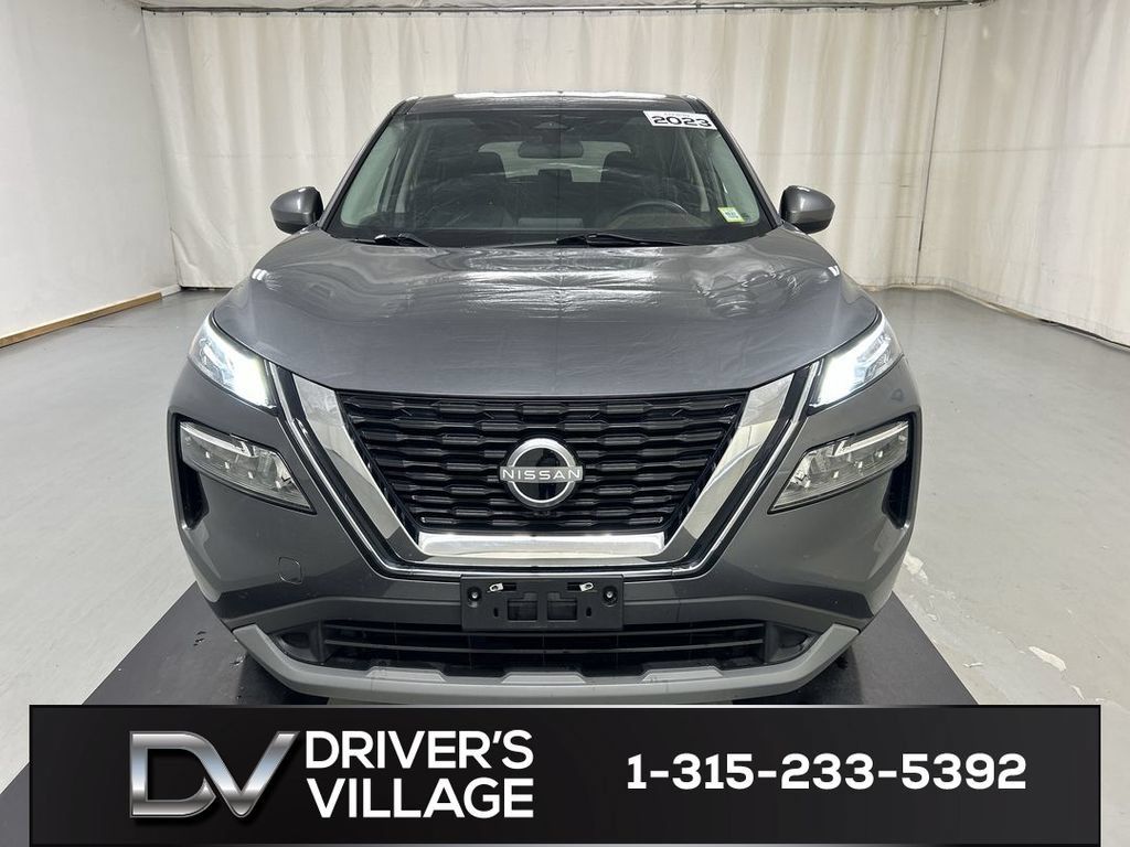 Used 2023 Nissan Rogue SV AWD/4WD image 3