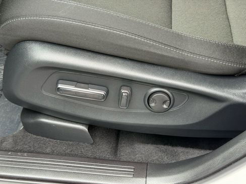 Used 2025 Honda CR-V EX image 14