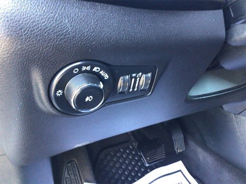 Used 2022 Jeep Compass Trailhawk w/ Trailhawk Elite Group image 17