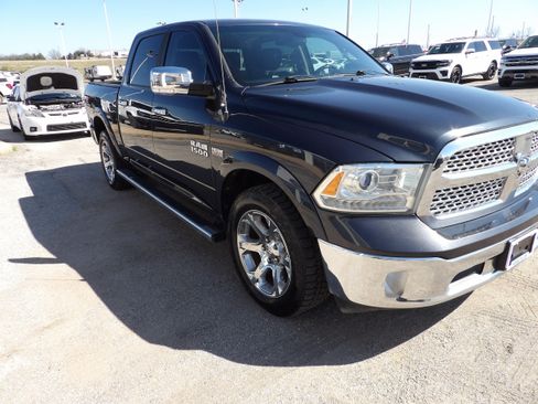 Used 2015 RAM 1500 Laramie w/ Convenience Group AWD/4WD image 5
