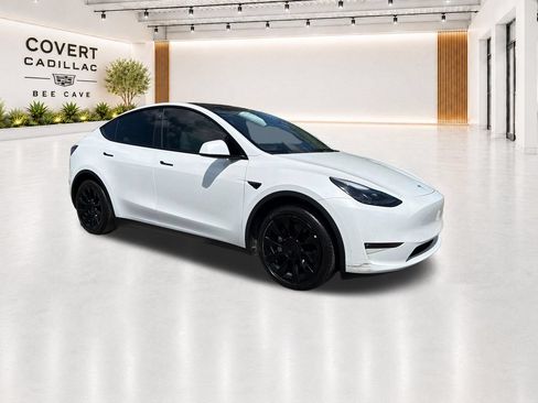 Used 2023 Tesla Model Y Long Range AWD/4WD image 1