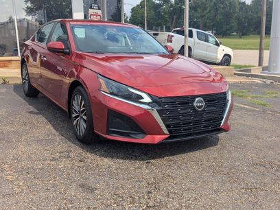 Used 2023 Nissan Altima 2.5 SV w/ SV Premium Package