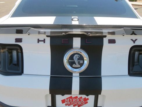Used 2010 Ford Mustang Shelby GT500 RWD image 13