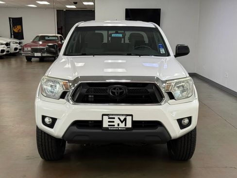 Used 2015 Toyota Tacoma PreRunner w/ SR5 Package RWD image 3