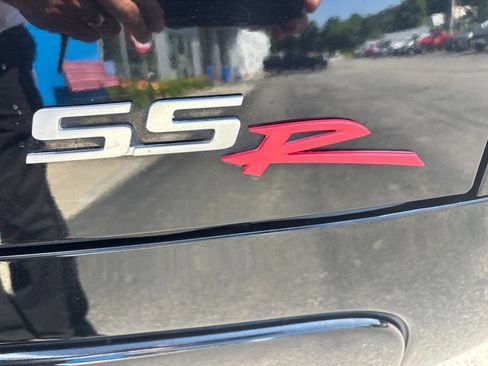 Used 2004 Chevrolet SSR w/ Preferred Equipment Group RWD image 11