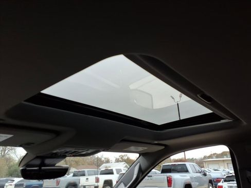 New 2026 GMC Sierra 1500 Denali w/ Denali Reserve Package image 14