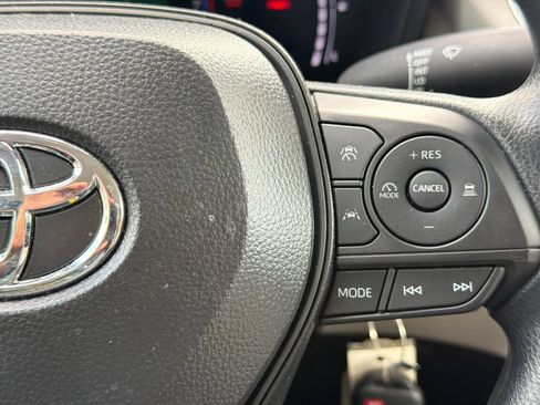Used 2026 Toyota Corolla Cross L FWD image 30