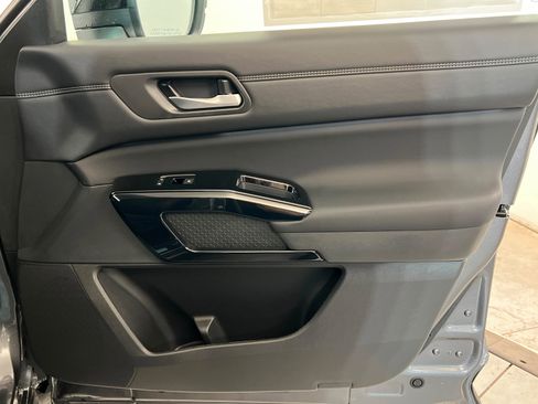 New 2026 Nissan Pathfinder Platinum AWD/4WD image 24