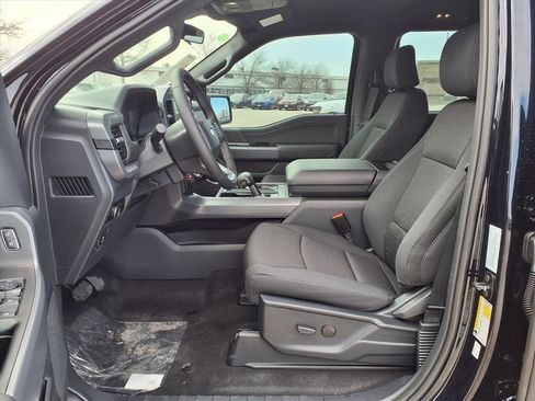 New 2026 Ford F150 XLT w/ XLT Black Appearance Package image 19