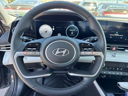 New 2026 Hyundai Elantra Limited FWD image 17
