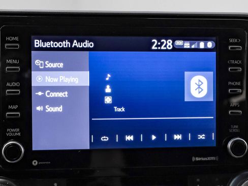Used 2020 Toyota Highlander L FWD image 26