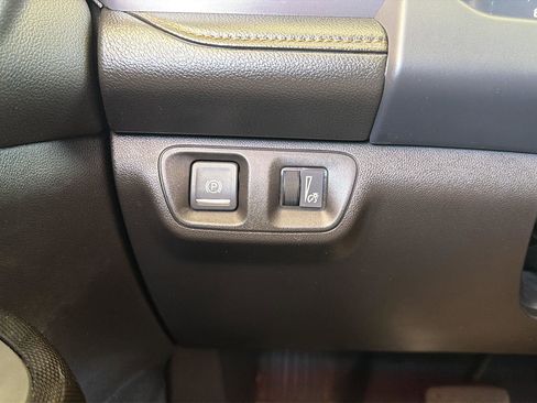 Used 2022 GMC Acadia AT4 w/ Preferred Package image 28