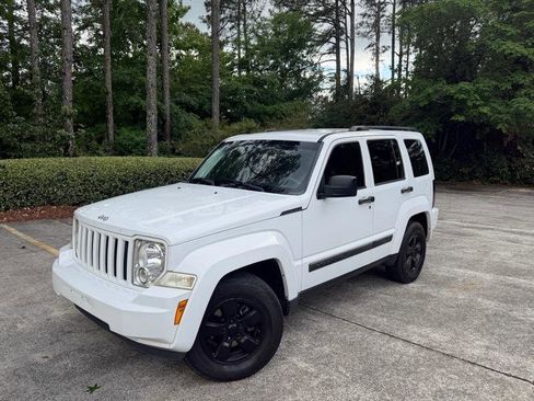 Used 2012 Jeep Liberty Sport RWD image 2