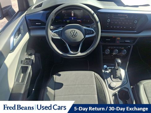 Certified 2023 Volkswagen Taos SE w/ Panoramic Sunroof Package AWD/4WD image 11