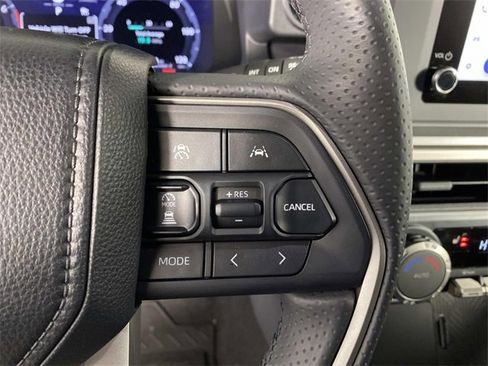 Used 2025 Toyota 4Runner TRD Off-Road image 17