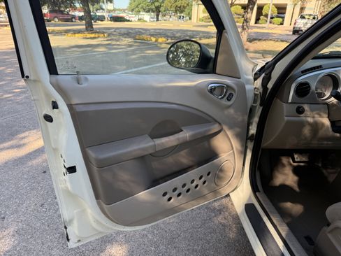 Used 2006 Chrysler PT Cruiser Touring image 17