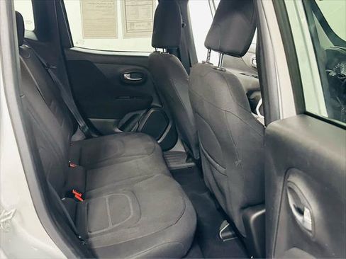 Certified 2021 Jeep Renegade Latitude AWD/4WD image 22