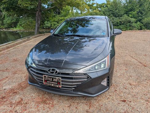 Used 2020 Hyundai Elantra Limited w/ Ultimate Package 03 FWD image 10