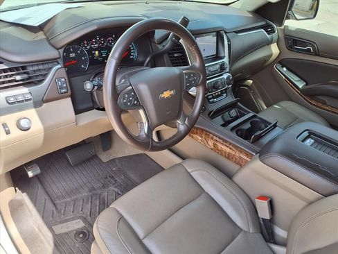 Used 2020 Chevrolet Suburban Premier RWD image 12