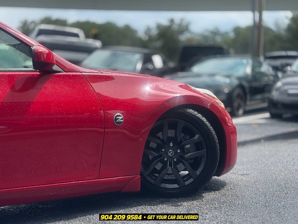 Used 2016 Nissan 370Z Coupe RWD image 9