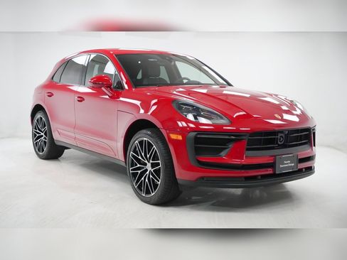Used 2025 Porsche Macan image 8