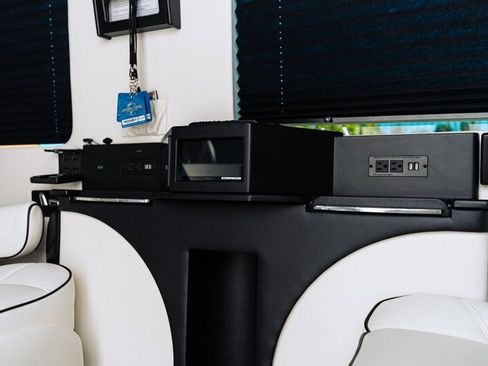 Used 2022 Mercedes-Benz Sprinter 3500 image 17