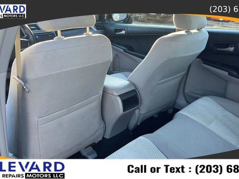 Used 2012 Toyota Camry L image 22
