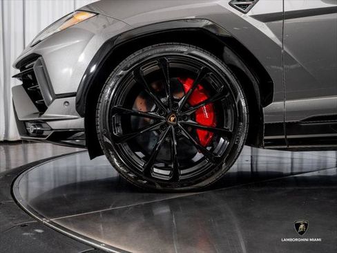 Used 2023 Lamborghini Urus S AWD/4WD image 7