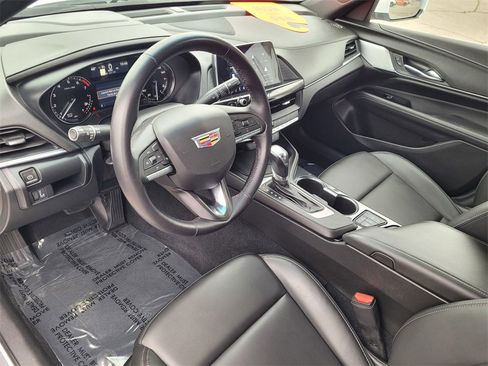 Used 2025 Cadillac CT4 Luxury image 7