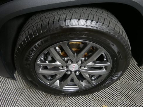 Used 2017 GMC Acadia SLT AWD/4WD image 12