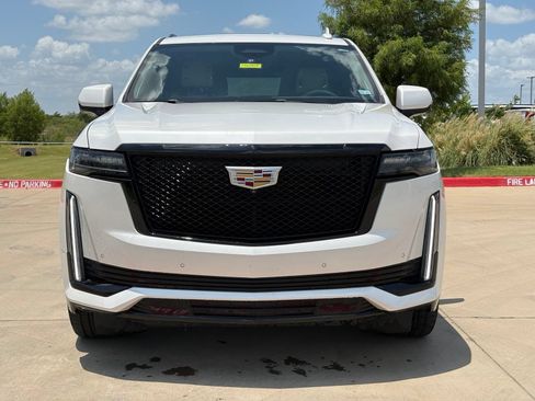 Used 2023 Cadillac Escalade ESV Sport Platinum AWD/4WD image 2