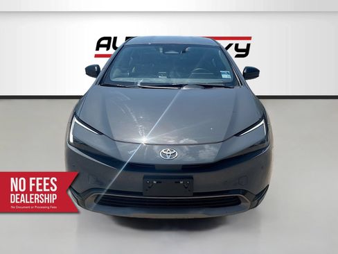 Used 2026 Toyota Prius XLE FWD image 2