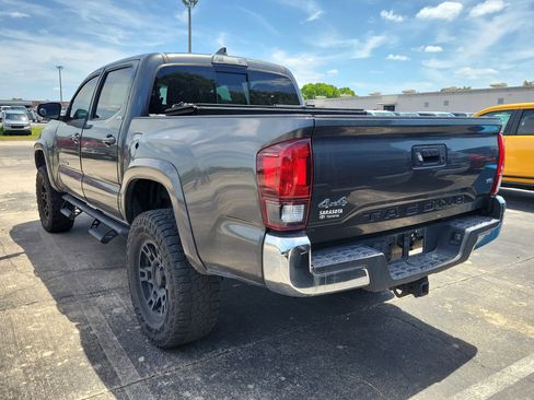 Used 2019 Toyota Tacoma SR5 image 4