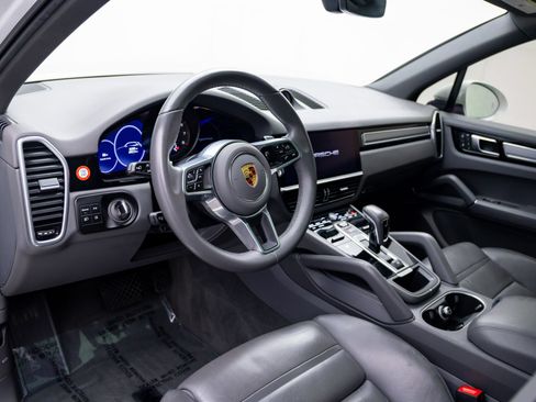Certified 2023 Porsche Cayenne Platinum Edition AWD/4WD image 4