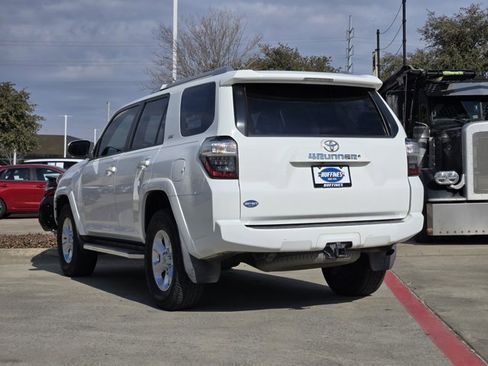 Used 2018 Toyota 4Runner SR5 image 6