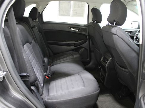 Used 2015 Ford Edge SE image 25