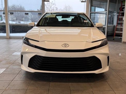 Used 2025 Toyota Camry LE image 7