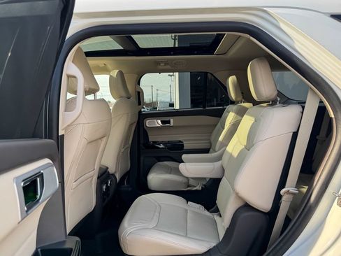 Certified 2021 Ford Explorer Platinum w/ Equipment Group 601A AWD/4WD image 23