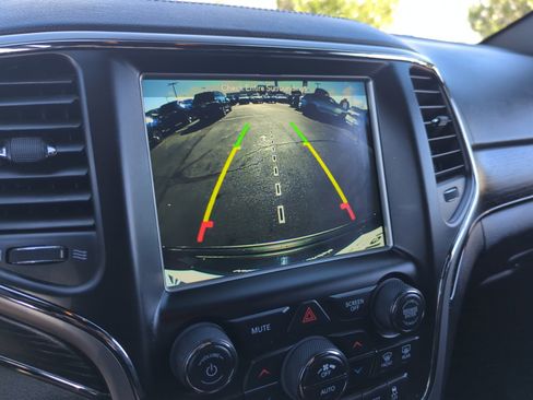 Used 2018 Jeep Grand Cherokee High Altitude image 28