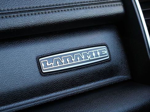 Used 2019 RAM 1500 Laramie image 41