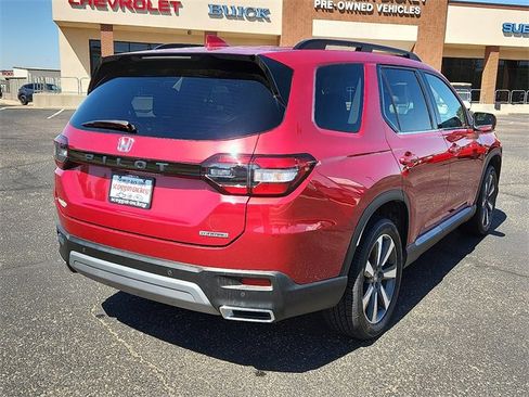 Used 2023 Honda Pilot Touring image 4