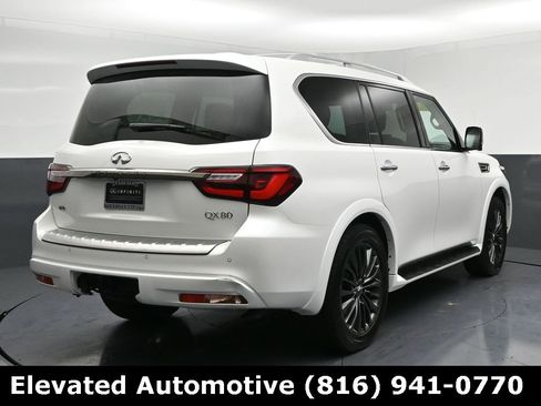 Used 2023 INFINITI QX80 Premium Select w/ All-Season Package image 4