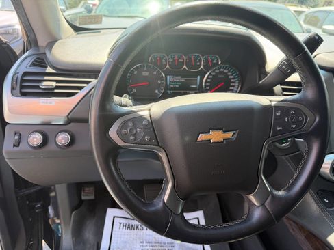 Used 2019 Chevrolet Suburban 3500 LT AWD/4WD image 21