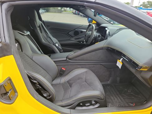 Used 2025 Chevrolet Corvette Z06 w/ Z07 Performance Package RWD image 7