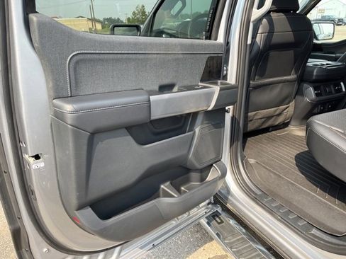 Used 2022 Ford F150 Lariat image 12