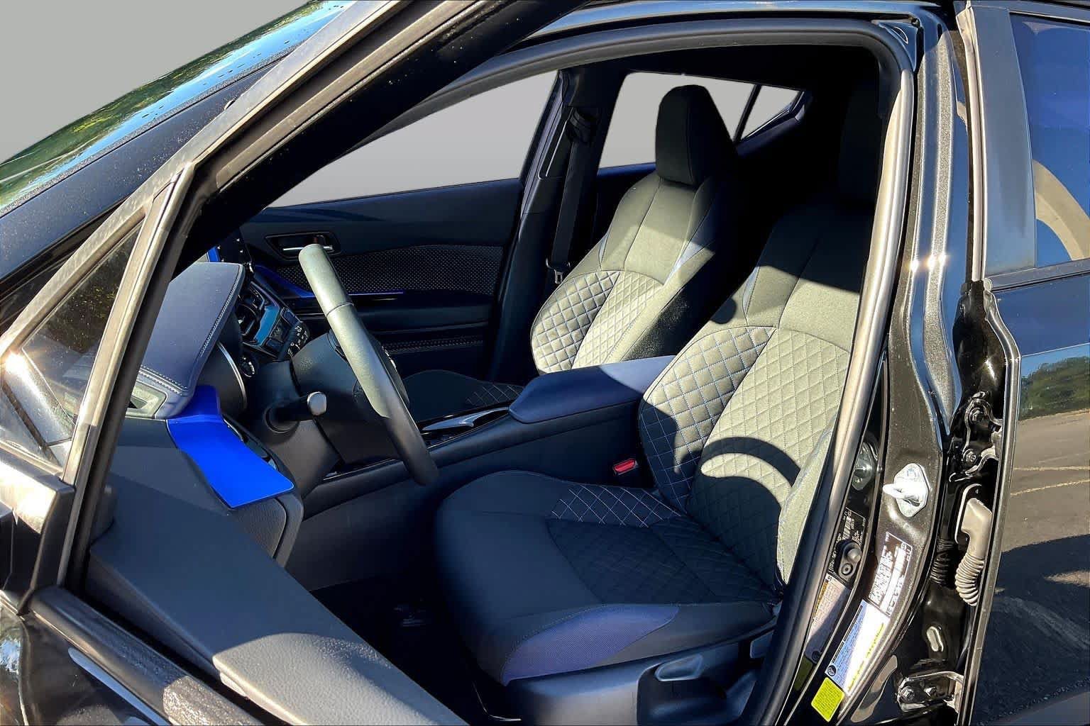 Used 2022 Toyota C-HR XLE FWD image 8