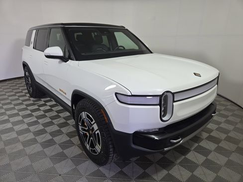 Used 2022 Rivian R1S Launch Edition image 7