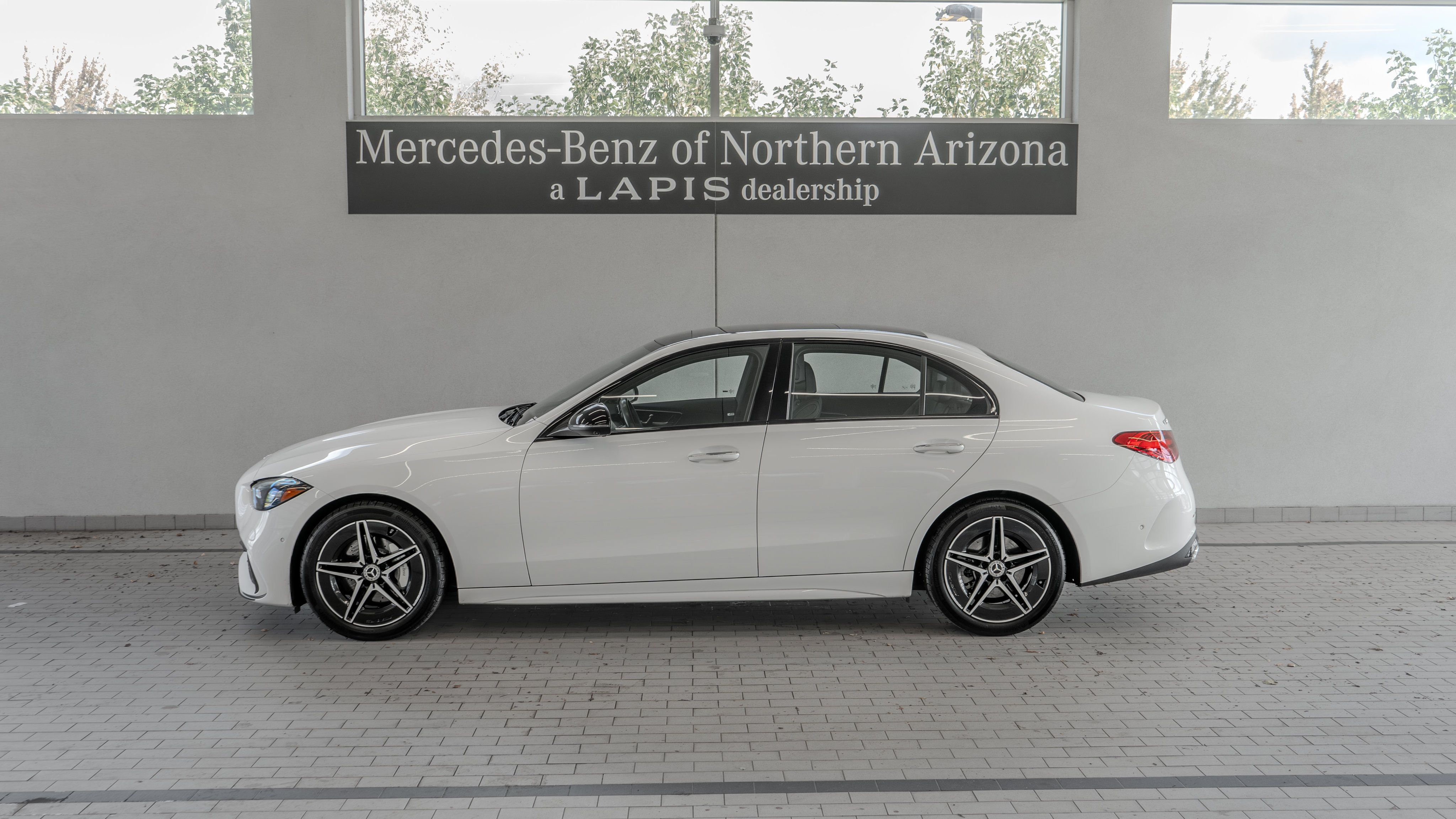 Used 2024 Mercedes-Benz C 300 4MATIC Sedan image 2