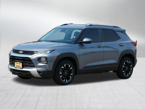 Used 2022 Chevrolet TrailBlazer LT FWD image 3