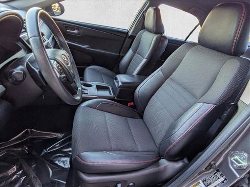 Used 2017 Toyota Camry SE image 14